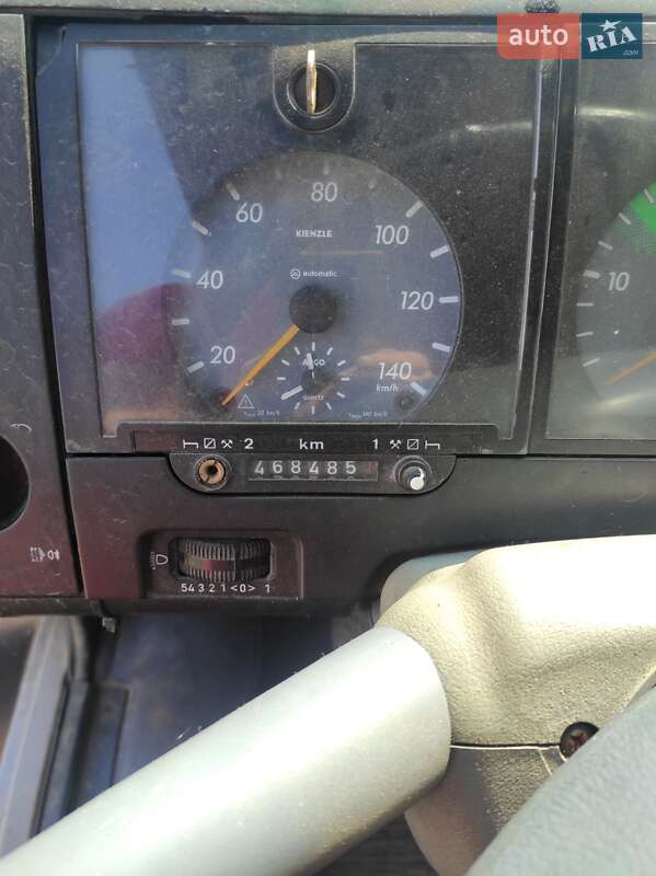 Грузовой фургон Mercedes-Benz Vario 2001 в Черновцах