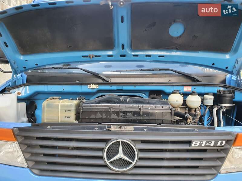 Самосвал Mercedes-Benz Vario 2001 в Калуше
