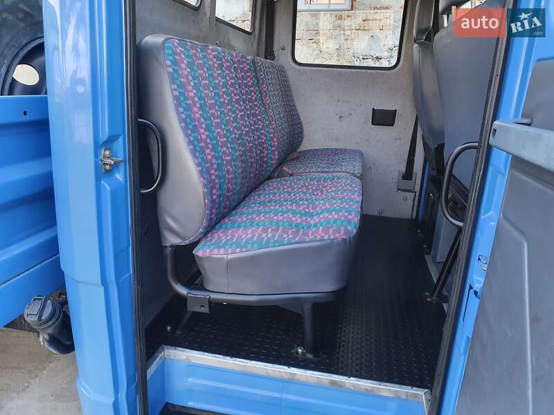 Самосвал Mercedes-Benz Vario 2001 в Калуше