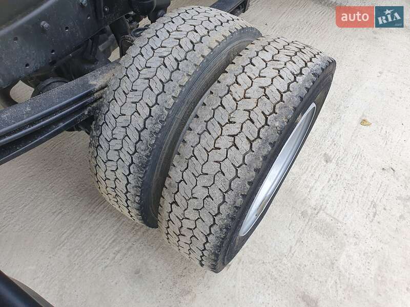 Самосвал Mercedes-Benz Vario 2001 в Калуше