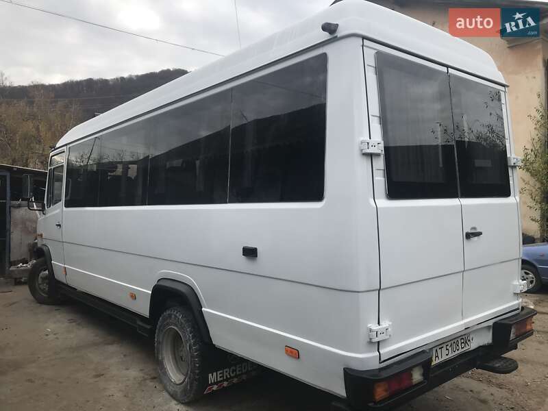 Микроавтобус Mercedes-Benz Vario 2002 в Вижнице