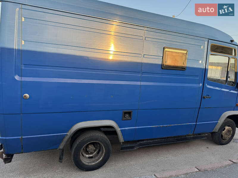 Вантажний фургон Mercedes-Benz Vario 1997 в Житомирі