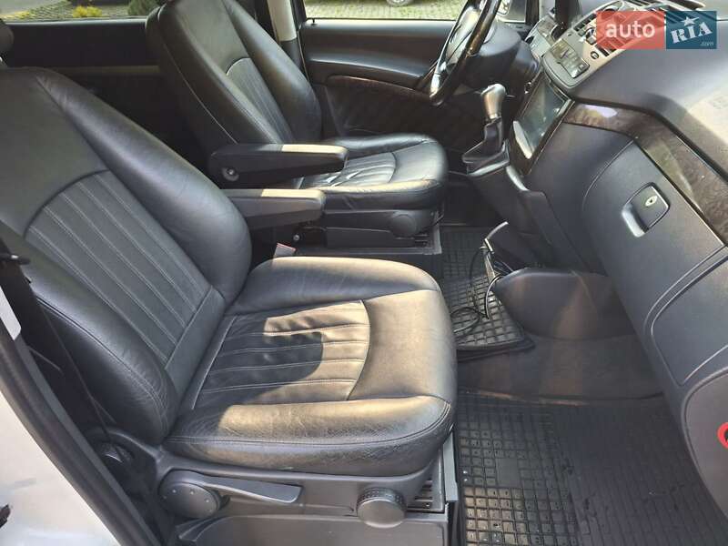 Мінівен Mercedes-Benz Viano 2011 в Сваляві