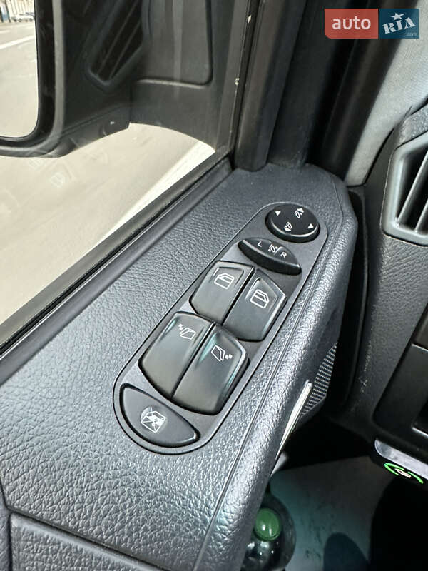 Минивэн Mercedes-Benz Viano 2013 в Киеве фото 58 Минивэн Mercedes-Benz Viano 2013 в Киеве