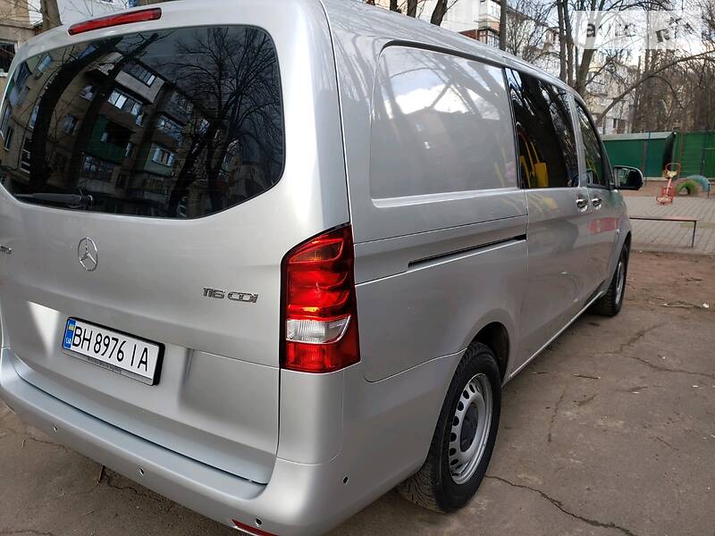 Вантажопасажирський фургон Mercedes-Benz Vito 2016 в Одесі