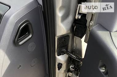 Вантажопасажирський фургон Mercedes-Benz Vito 2005 в 
