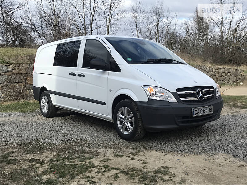 Вантажопасажирський фургон Mercedes-Benz Vito 2011 в 