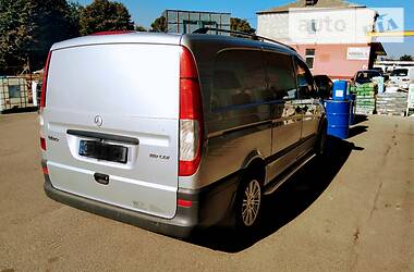 Вантажопасажирський фургон Mercedes-Benz Vito 2010 в 
