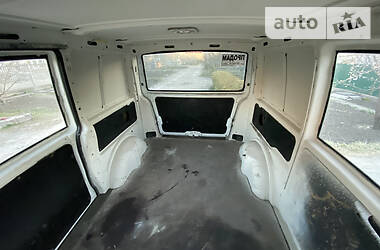 Вантажопасажирський фургон Mercedes-Benz Vito 2000 в 