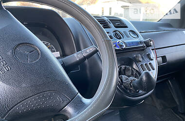 Вантажопасажирський фургон Mercedes-Benz Vito 2000 в 