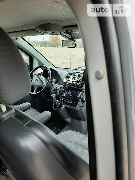 Вантажопасажирський фургон Mercedes-Benz Vito 2006 в Ладижині