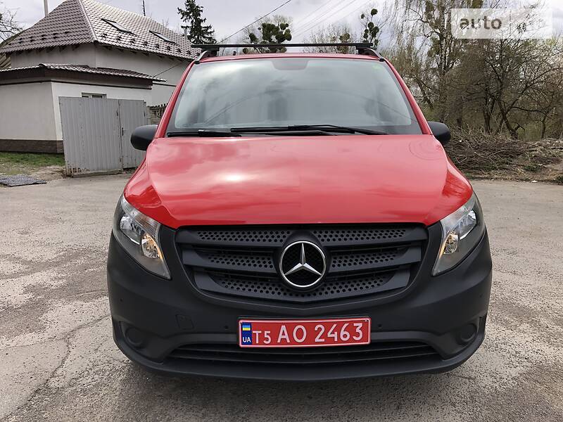 Вантажопасажирський фургон Mercedes-Benz Vito 2015 в Луцьку