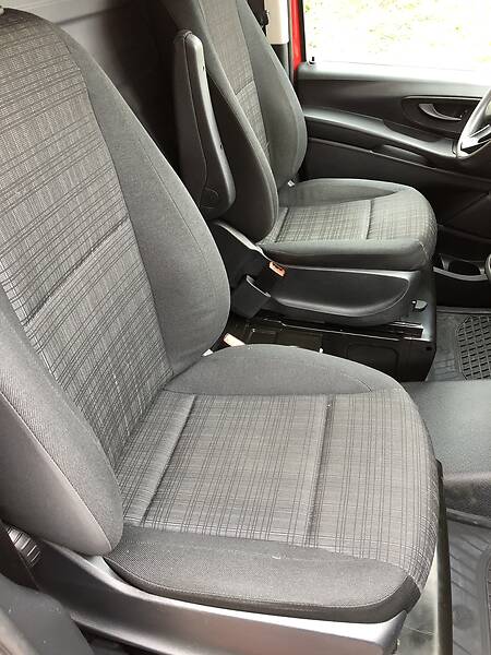 Вантажопасажирський фургон Mercedes-Benz Vito 2015 в Луцьку