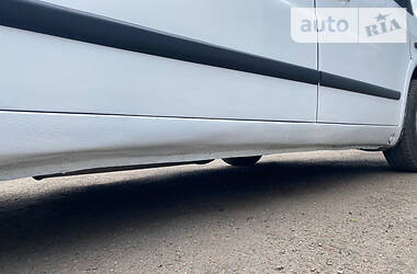 Вантажопасажирський фургон Mercedes-Benz Vito 2000 в 