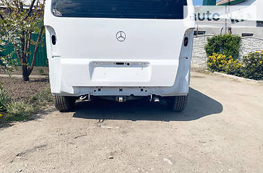 Вантажопасажирський фургон Mercedes-Benz Vito 2000 в 