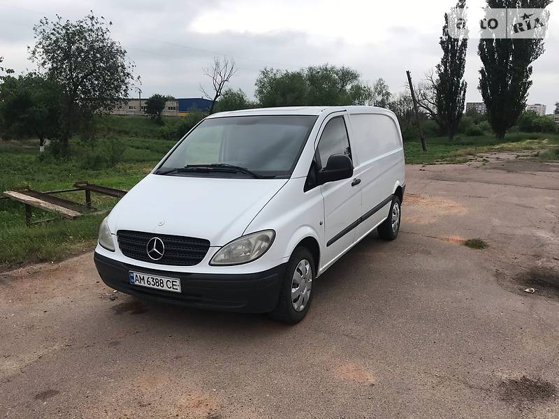 Вантажопасажирський фургон Mercedes-Benz Vito 2006 в Бердичеві