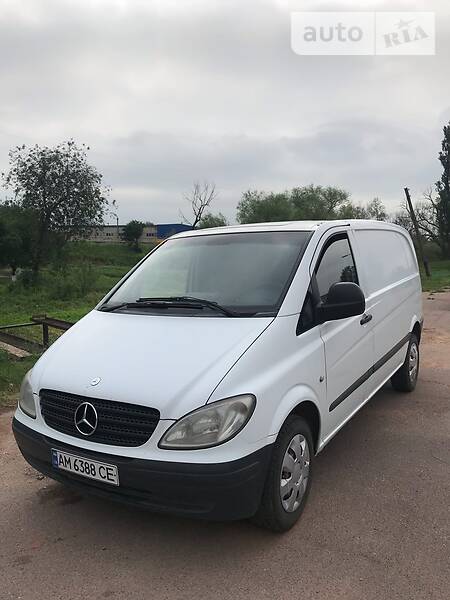 Вантажопасажирський фургон Mercedes-Benz Vito 2006 в Бердичеві