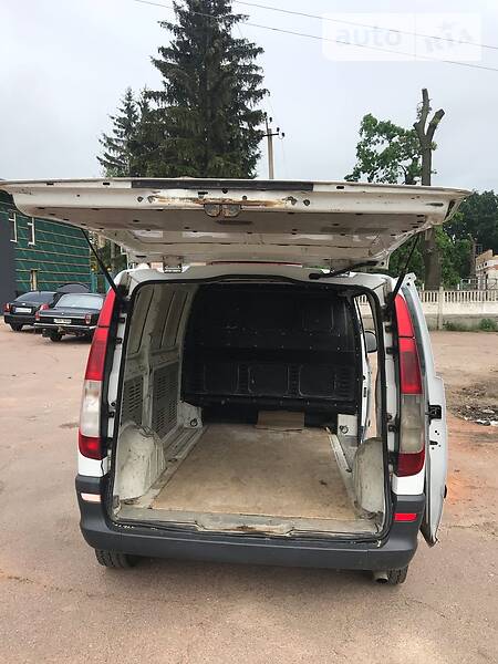 Вантажопасажирський фургон Mercedes-Benz Vito 2006 в Бердичеві
