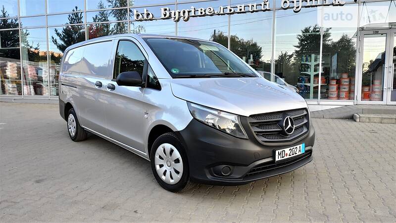 Вантажопасажирський фургон Mercedes-Benz Vito 2016 в Чернівцях