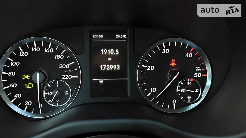 Вантажопасажирський фургон Mercedes-Benz Vito 2016 в Чернівцях