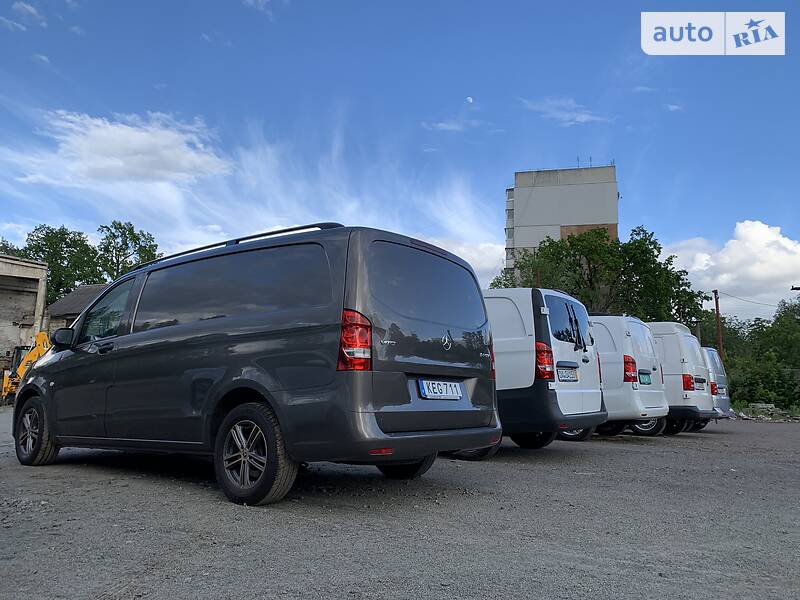 Вантажопасажирський фургон Mercedes-Benz Vito 2016 в Києві