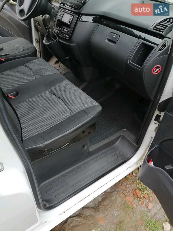 Минивэн Mercedes-Benz Vito 2010 в Сваляве