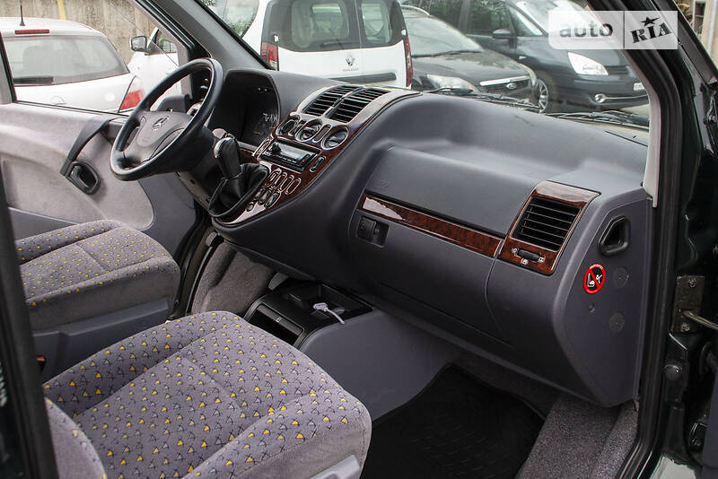 Мінівен Mercedes-Benz Vito 2001 в Нововолинську