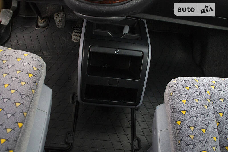 Мінівен Mercedes-Benz Vito 2001 в Нововолинську