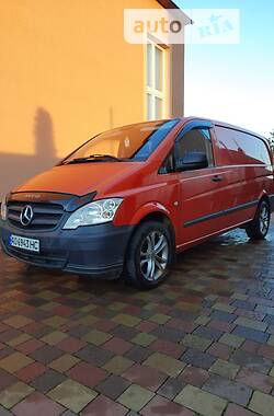 Вантажний фургон Mercedes-Benz Vito 2011 в Іршаві