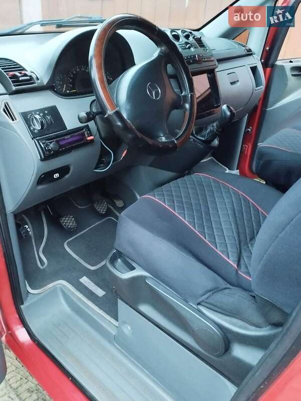 Минивэн Mercedes-Benz Vito 2005 в Сторожинце