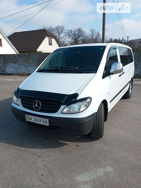 Минивэн Mercedes-Benz Vito 2006 в Сарнах