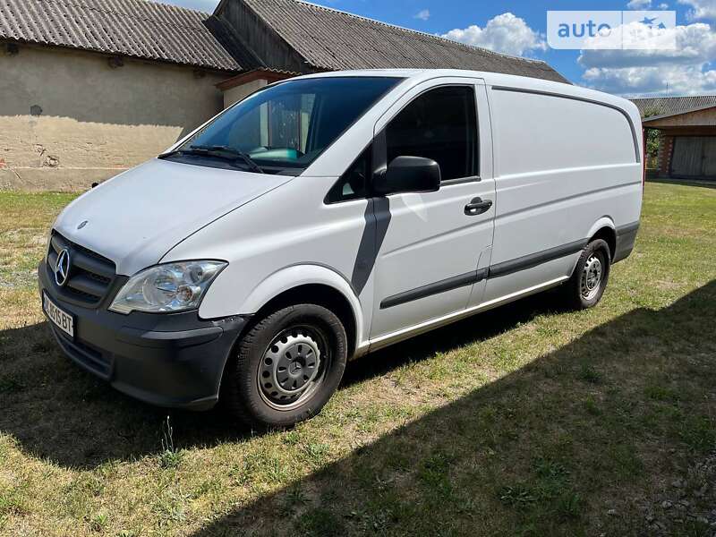 Вантажний фургон Mercedes-Benz Vito 2012 в Старій Вижівці