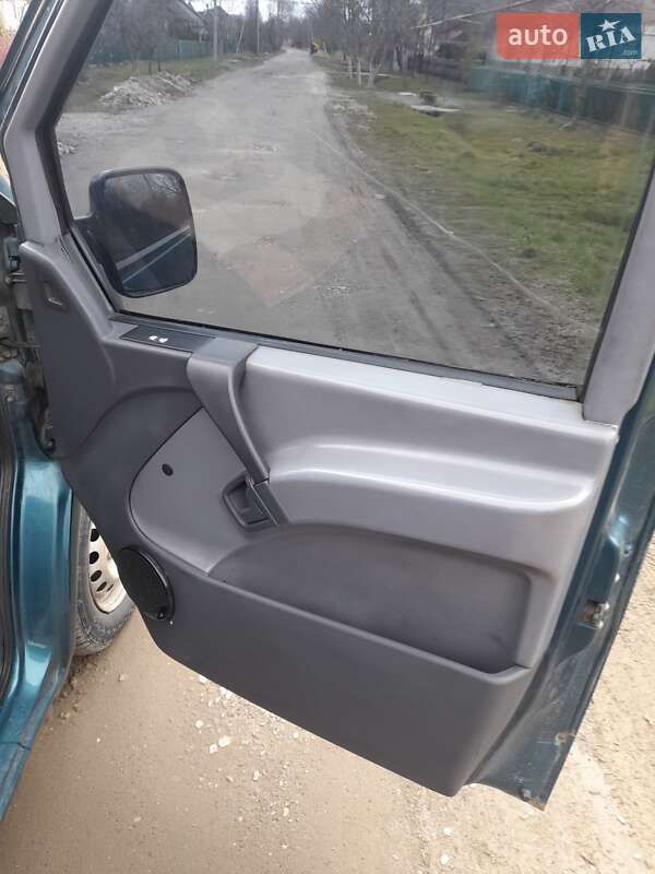 Минивэн Mercedes-Benz Vito 2003 в Черновцах