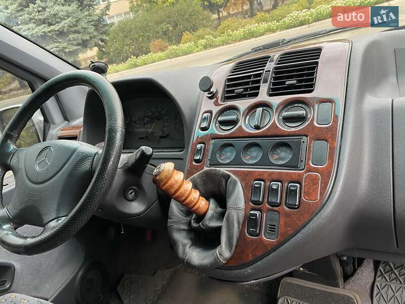 Мінівен Mercedes-Benz Vito 1998 в Кривому Розі