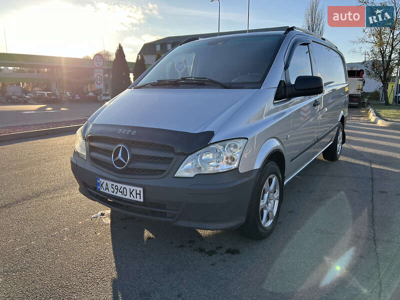 Вантажний фургон Mercedes-Benz Vito 2010 в Києві