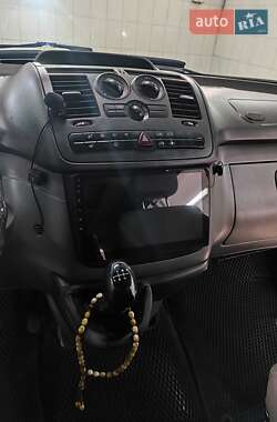 Минивэн Mercedes-Benz Vito 2005 в 