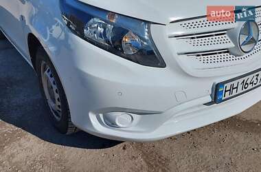 Минивэн Mercedes-Benz Vito 2019 в 