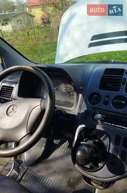 Грузовой фургон Mercedes-Benz Vito 2002 в 