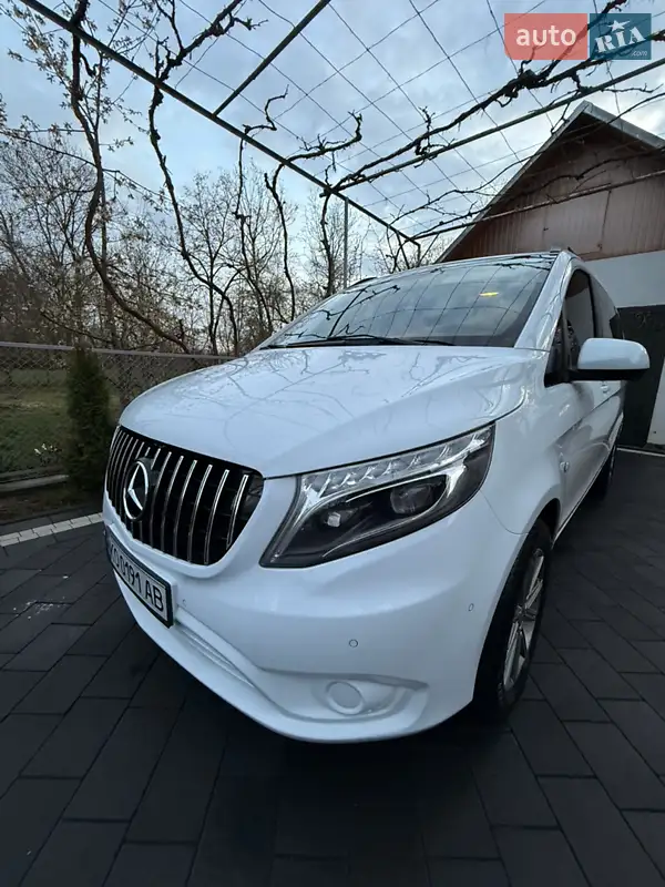 Минивэн Mercedes-Benz Vito 2017 в 