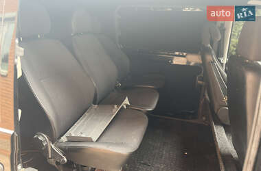Вантажопасажирський фургон Mercedes-Benz Vito 2005 в 