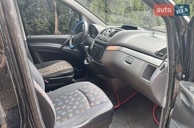 Вантажопасажирський фургон Mercedes-Benz Vito 2005 в 