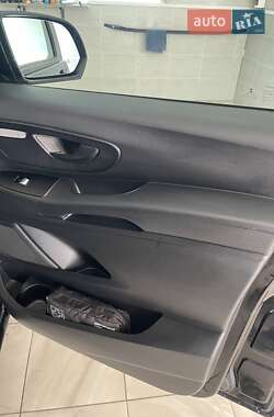 Минивэн Mercedes-Benz Vito 2015 в 