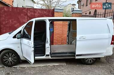 Вантажний фургон Mercedes-Benz Vito 2015 в 