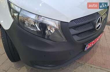 Грузовой фургон Mercedes-Benz Vito 2020 в 