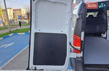 Грузовой фургон Mercedes-Benz Vito 2020 в 