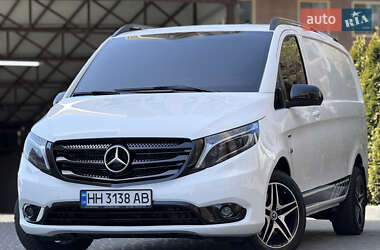 Грузовой фургон Mercedes-Benz Vito 2019 в 