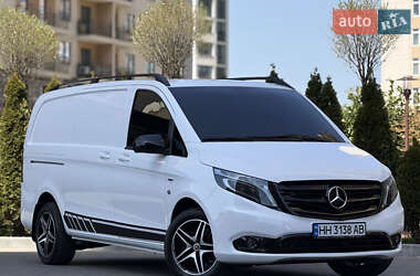 Грузовой фургон Mercedes-Benz Vito 2019 в 