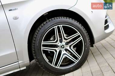 Мінівен Mercedes-Benz Vito 2022 в 