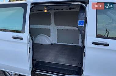 Грузовой фургон Mercedes-Benz Vito 2020 в 