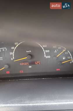 Вантажний фургон Mercedes-Benz Vito 2002 в 